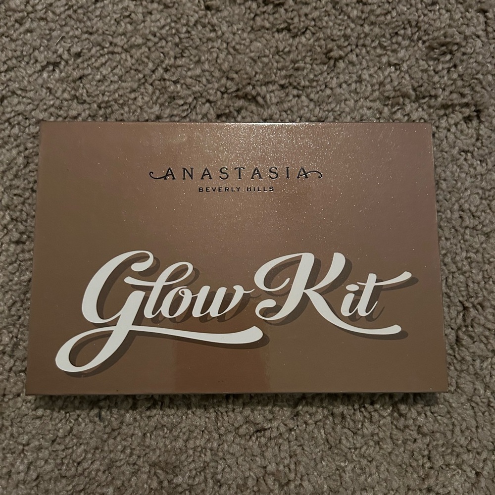 Anastasia Beverly Hills Ultimate Glow Kit $50
